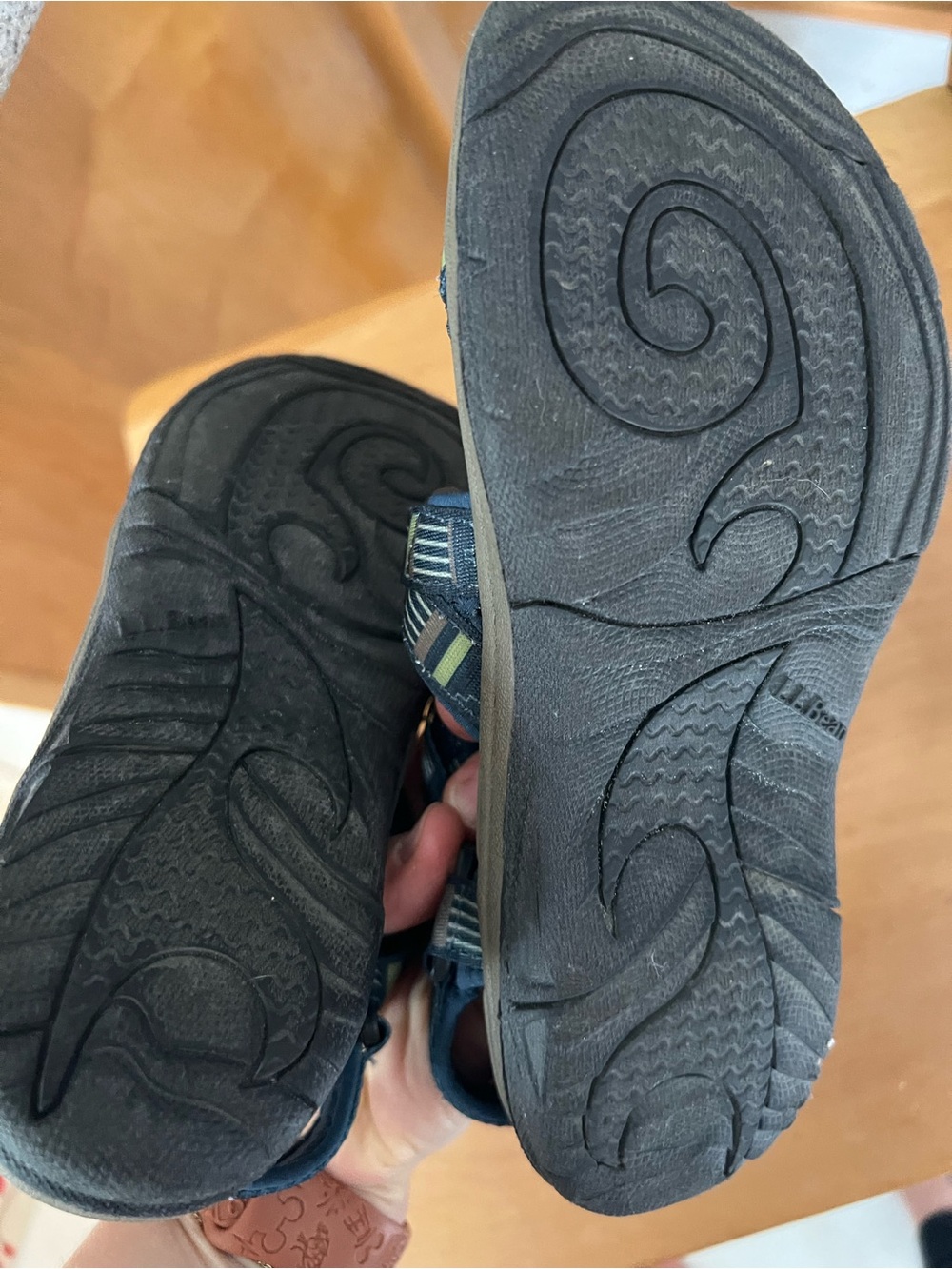 L.L. Bean Navy Blue Strappy Kids' Sandals with Green Accent - Picture 2 of 3
